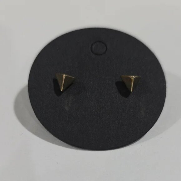 Gold 3D Triangle Stud Earrings – Minimalist Geometric Women’s Fashion Jewelry - Picture 8 of 9